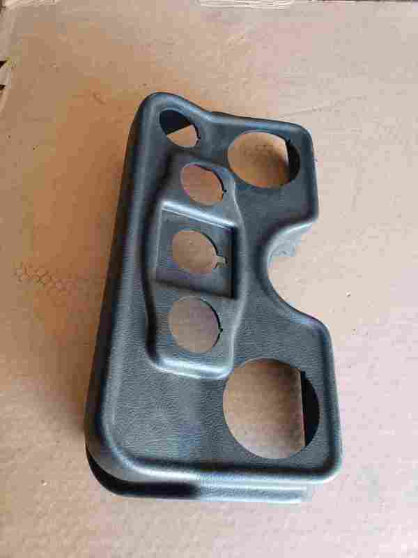 A5702014-001 Instrument Pod 3 small, 2 large - Click Image to Close